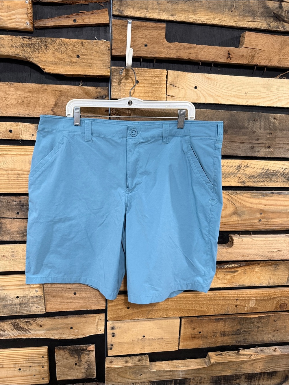 Under Armour 1304648 400 UA Fish Hunter 9” Shorts
Teal Blue - Size 40